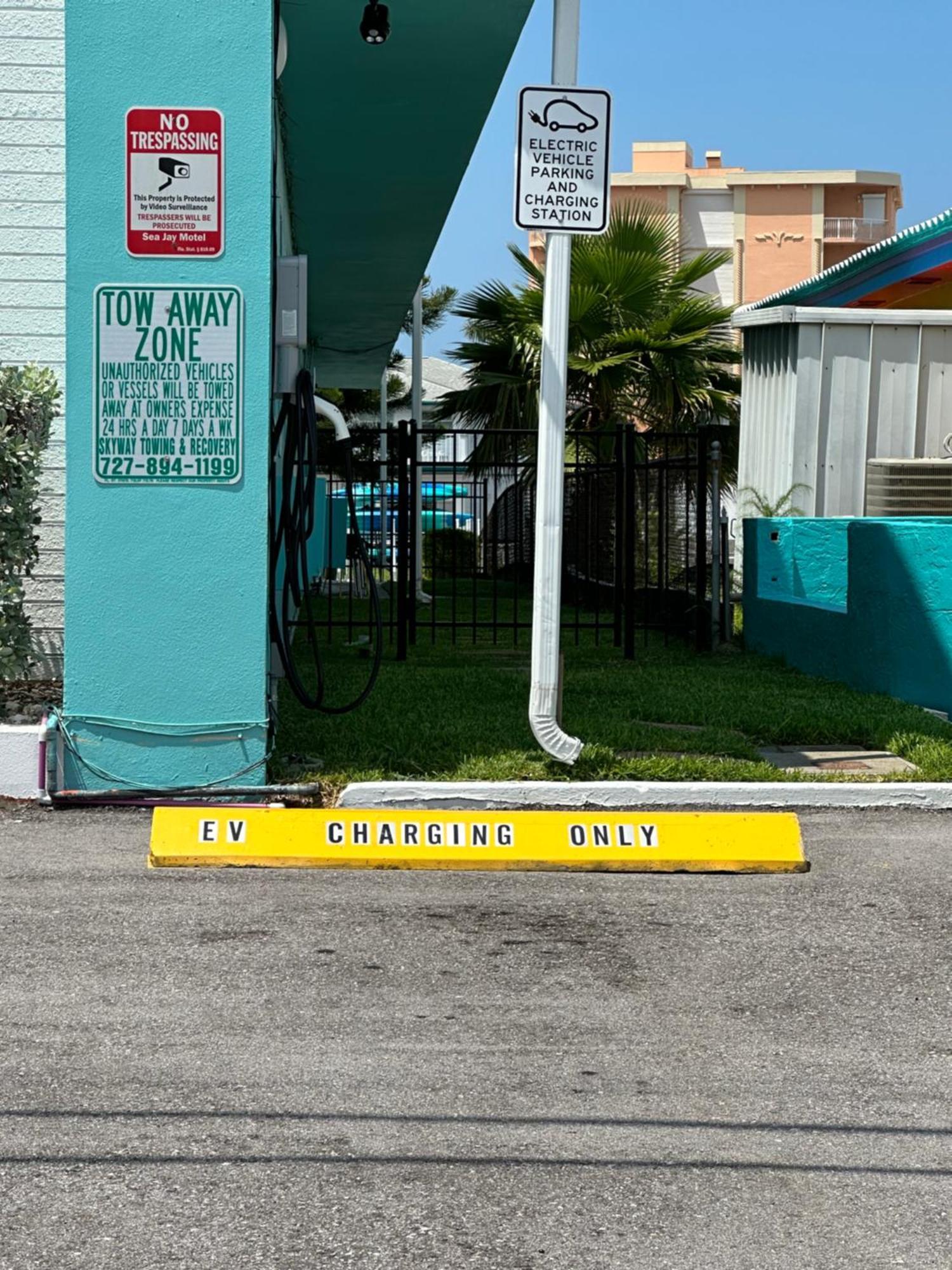Sea Jay Motel And Marina (Adults Only) St. Pete Beach Eksteriør billede